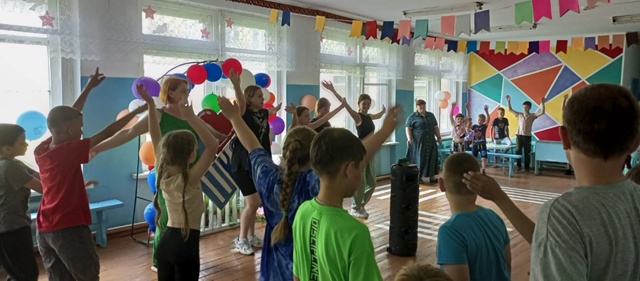 Второй день пришкольного оздоровительного лагеря.